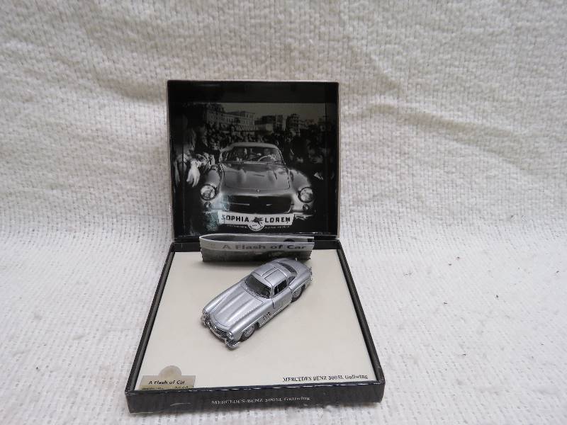 lot 447 image: Collectible Sophia Loren car