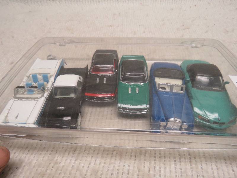 lot 449 image: Collectible Cars