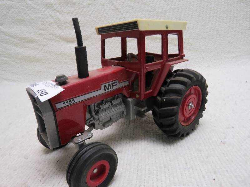 lot 450 image: Vintage Tractor