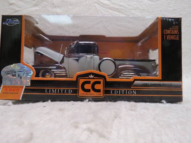 lot 452 image: Vintage Pickup