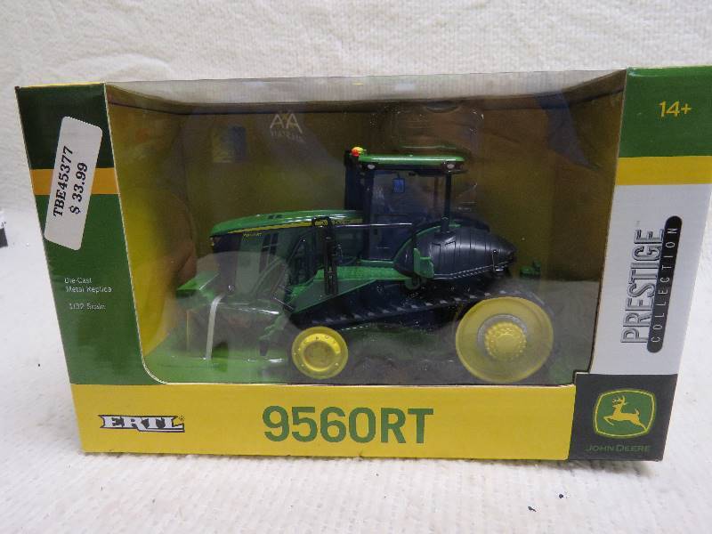 lot 453 image: John Deere Tractor