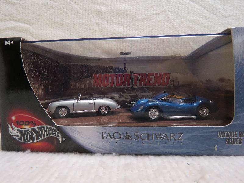 lot 454 image: HotWheels Vintage Cars
