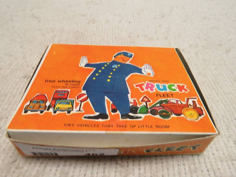 lot 462 image: Vintage Plastic Trucks