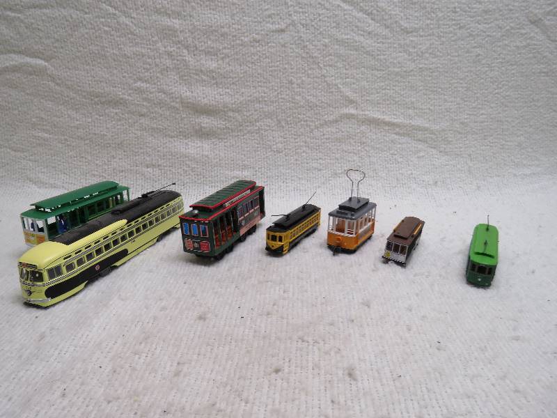 lot 467 image: Collectible trains