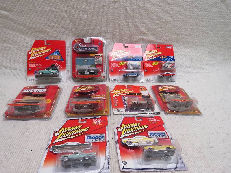 lot 475 image: Johnny Lightning Cars-New in Packages