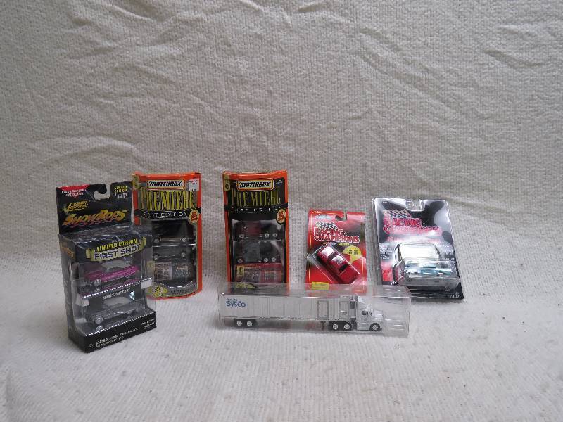 lot 494 image: Collectible cars