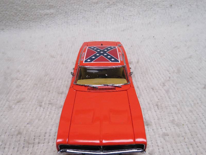 lot 508 image: Danbury Mint General Lee