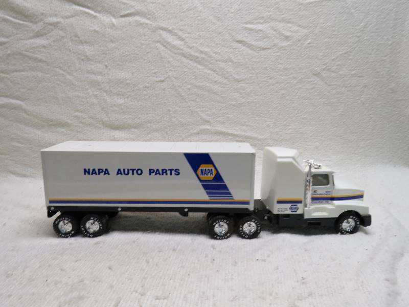 lot 519 image: Napa Truck