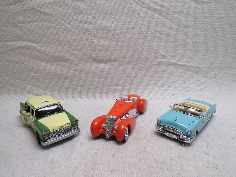 lot 522 image: Collectible cars