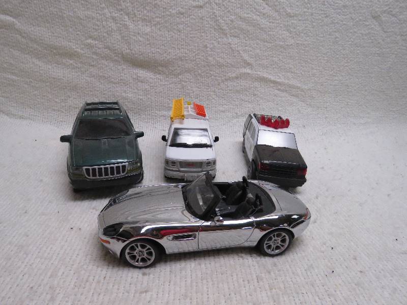 lot 551 image: collectible cars