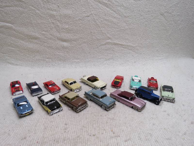 lot 560 image: Vintage cars