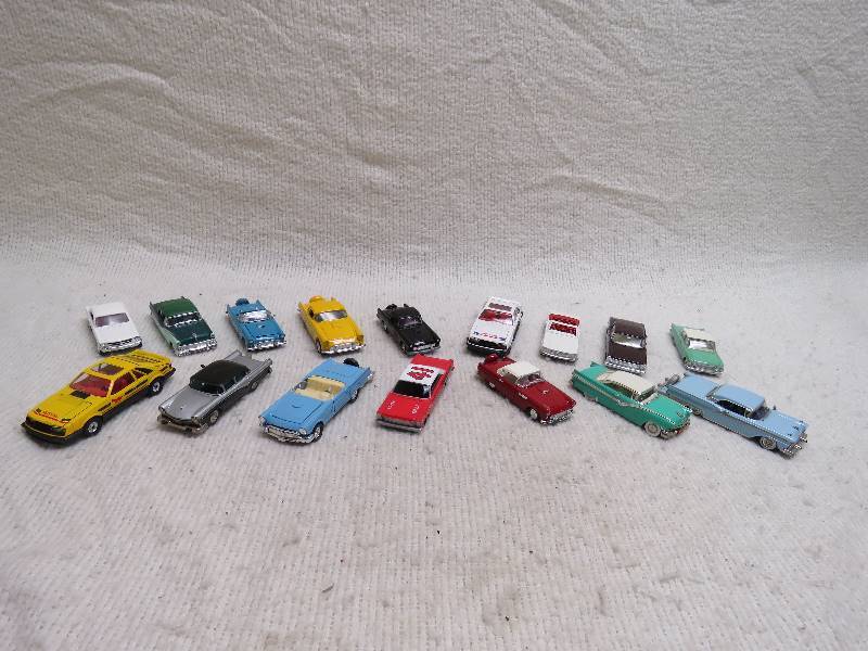 lot 562 image: Vintage Collectible cars