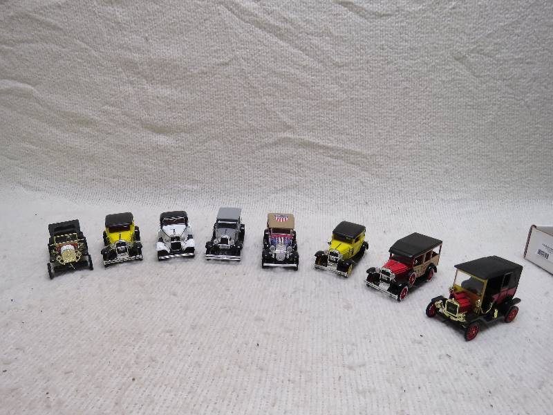 lot 567 image: Antique Cars