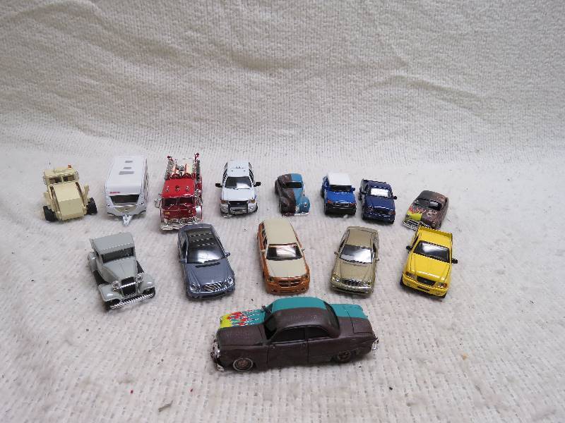 lot 571 image: Collectible cars