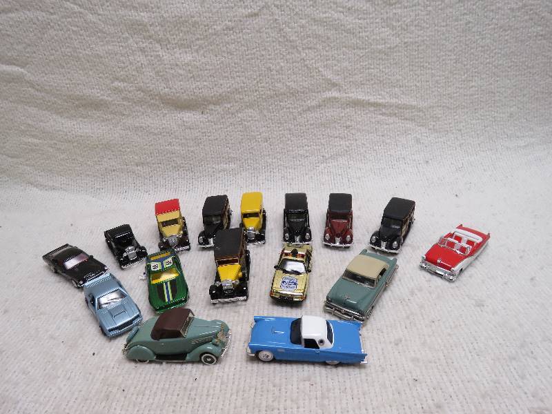 lot 572 image: Collectible cars