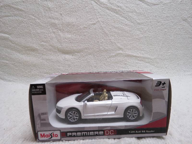 lot 581 image: Collectible car