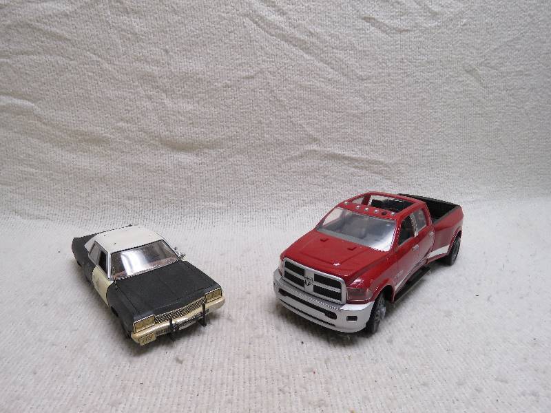 lot 586 image: Collectible cars