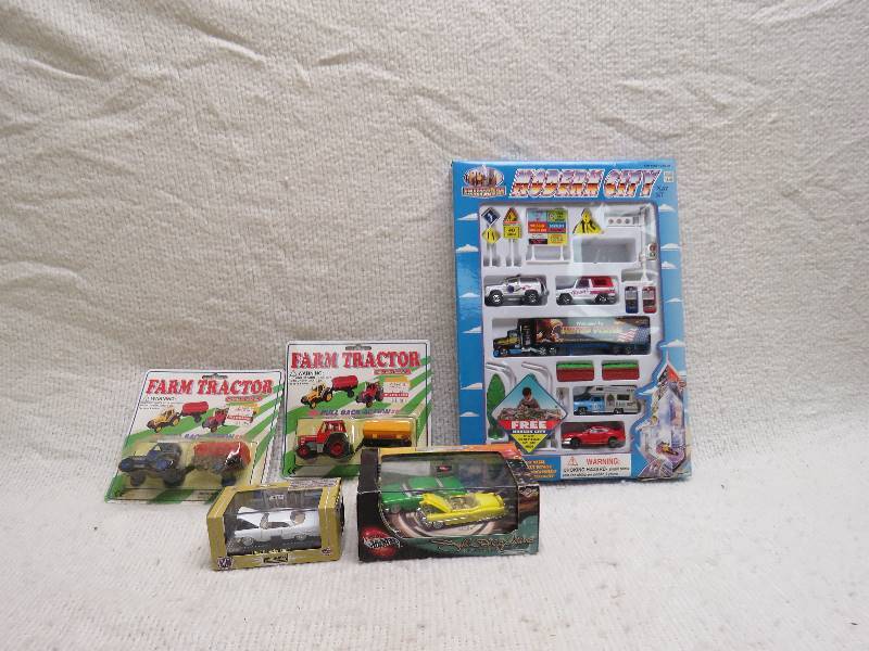 lot 587 image: Collectible cars