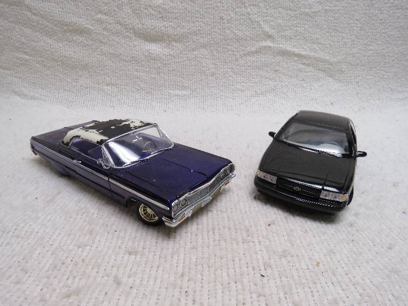 lot 592 image: Collectible cars