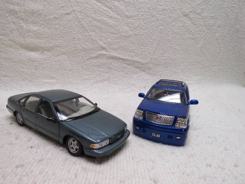 lot 594 image: Collectible cars