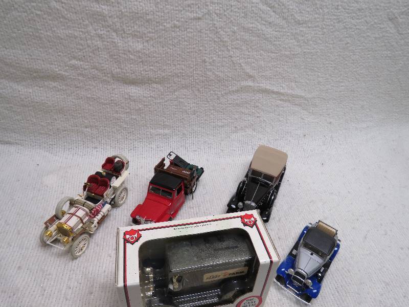 lot 503 image: Franklin Mint Collectible