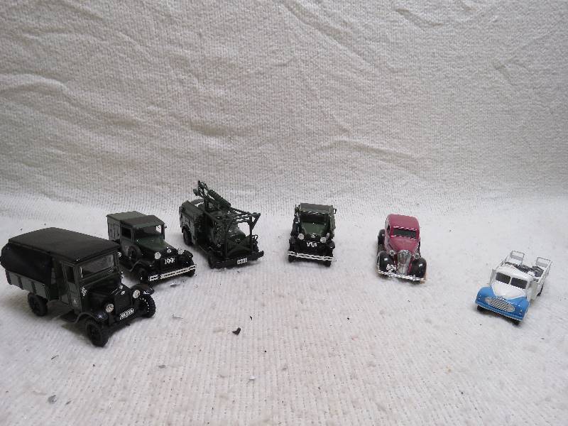 lot 603 image: Antique cars