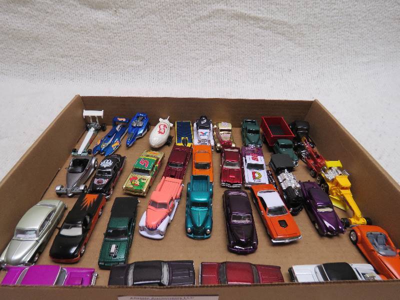 lot 609 image: Collectible cars