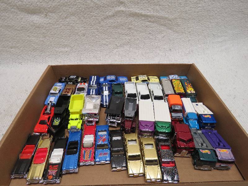 lot 610 image: Collectible Cars