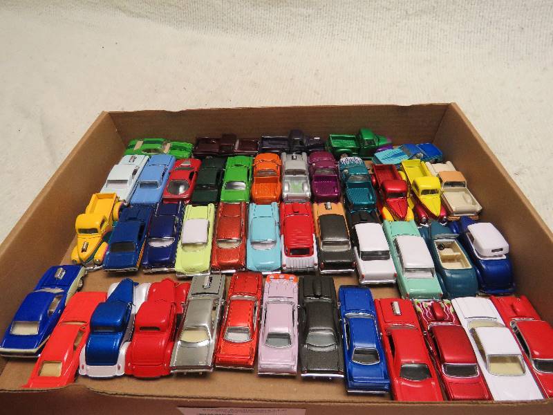 lot 616 image: Collectible cars