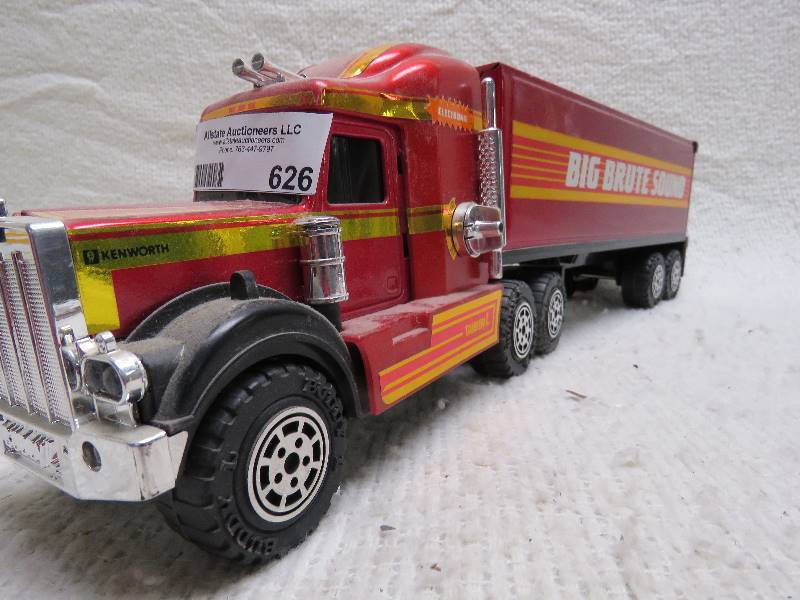 lot 626 image: Vintage Kenworth