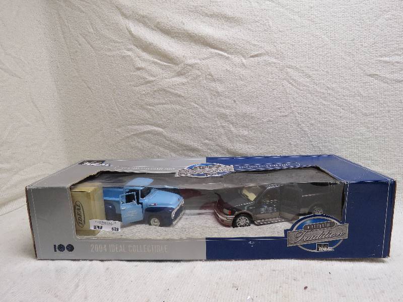 lot 628 image: Collectible cars