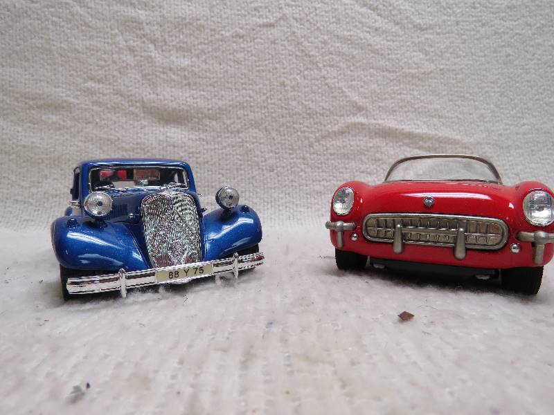 lot 630 image: Collectible cars