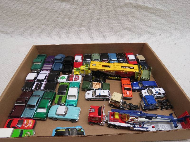 lot 631 image: Collectible cars