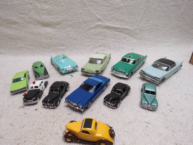 lot 635 image: Collectible cars