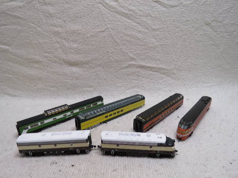 lot 636 image: Collectible trains