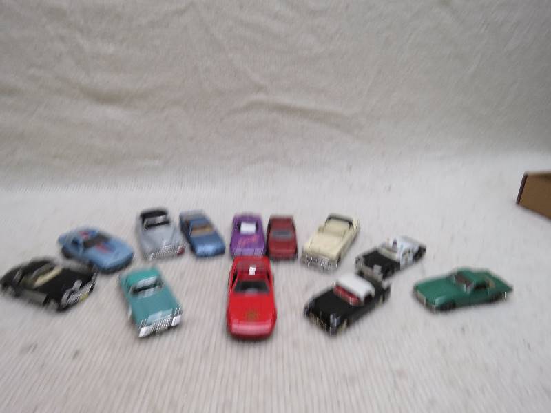 lot 639 image: Collectible cars