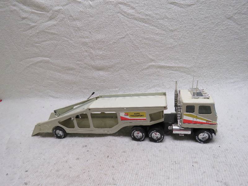 lot 647 image: Vintage Car Hauler