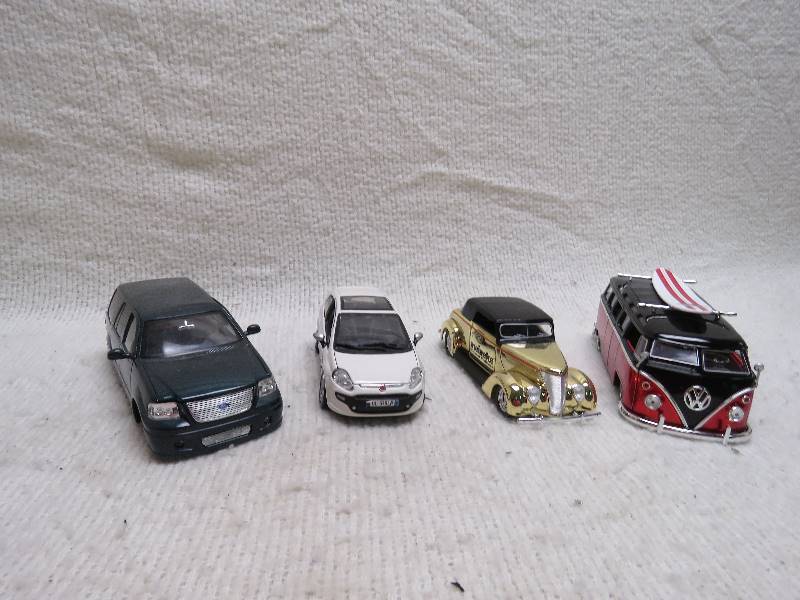 lot 664 image: Collectible cars