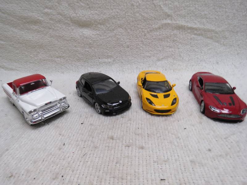 lot 665 image: Collectible cars