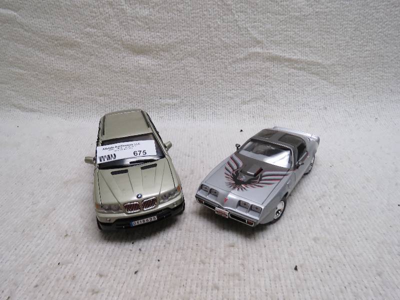 lot 675 image: Collectible cars