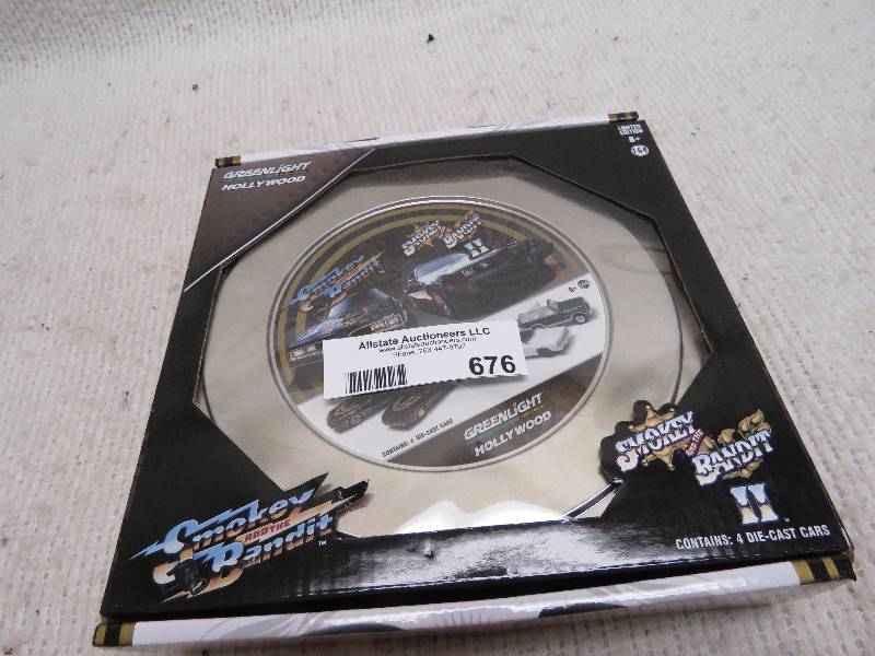 lot 676 image: Smokey and the Bandit set