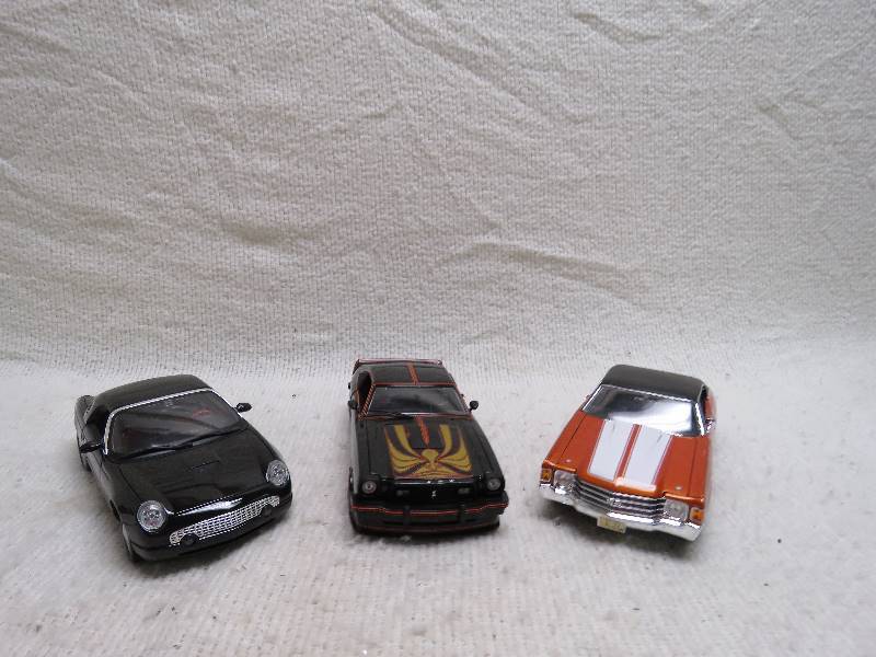 lot 683 image: Collectible cars