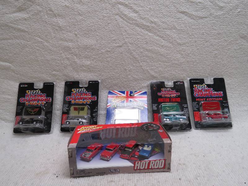 lot 685 image: Collectible Cars