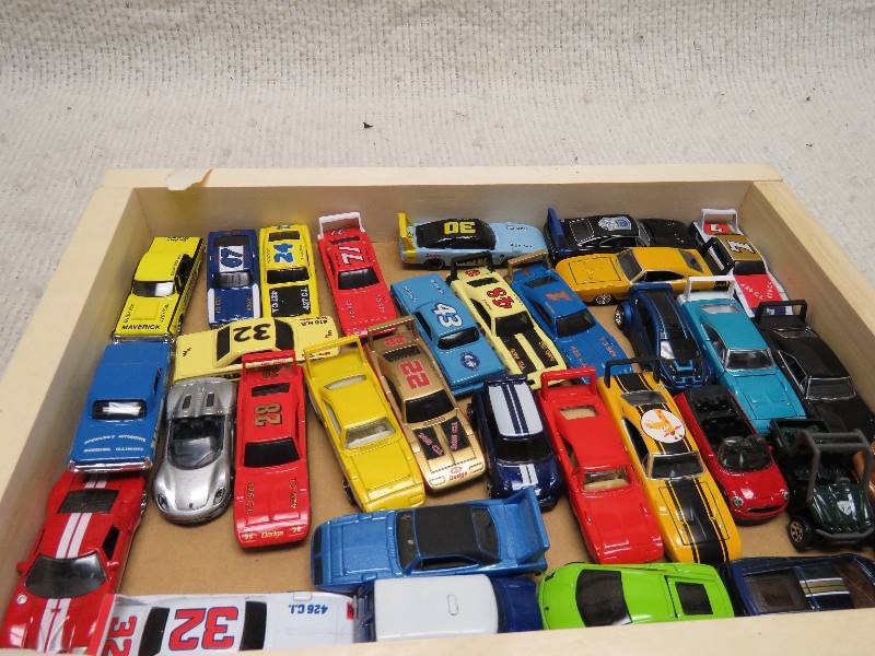 lot 690 image: Collectible cars