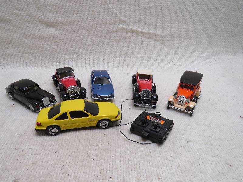 lot 692 image: Collectible cars