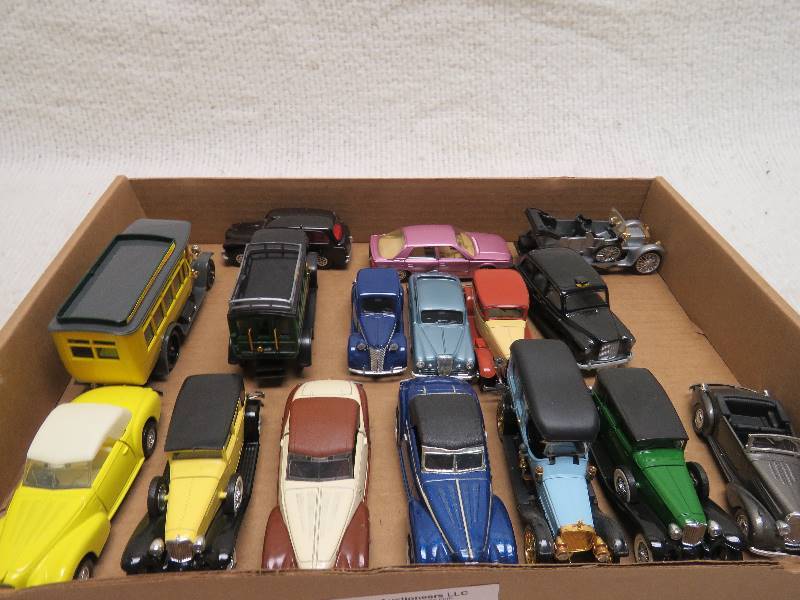 lot 694 image: Vintage cars