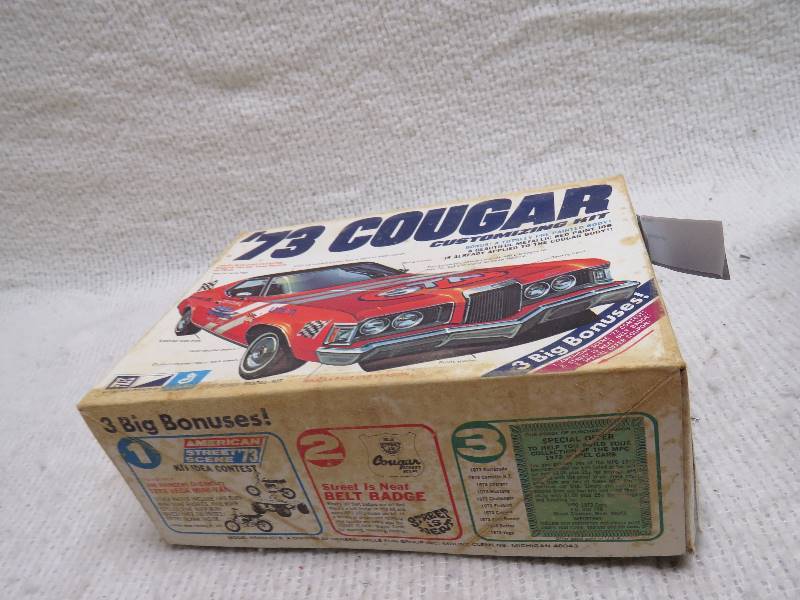 lot 695 image: Vintage Model kit