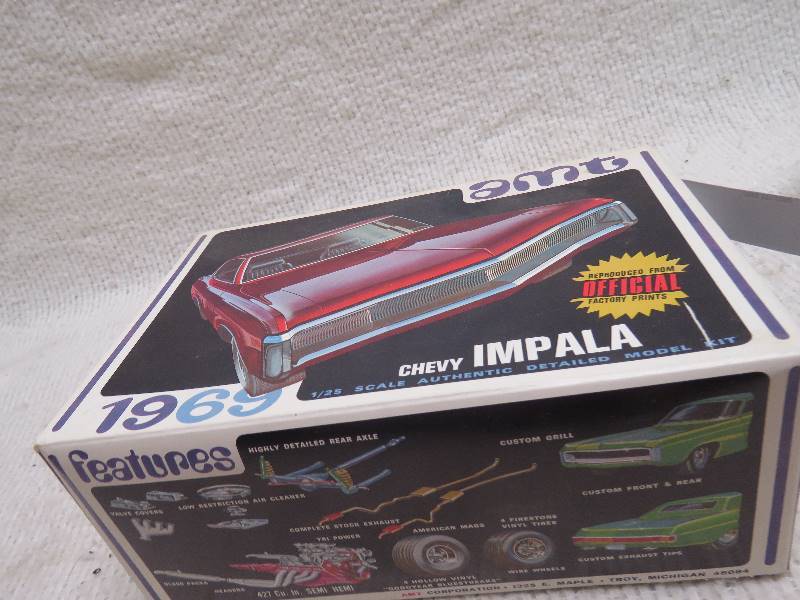 lot 696 image: Vintage Model kit