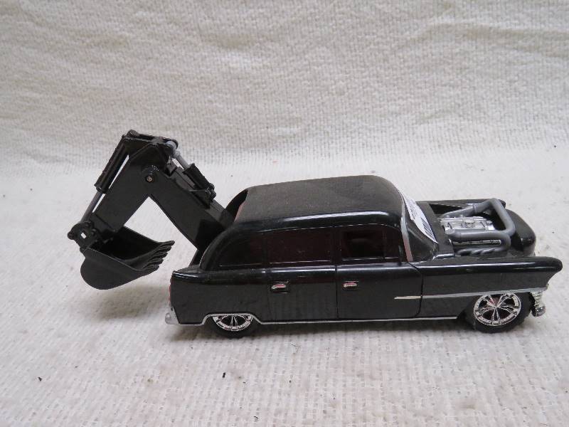 lot 701 image: Vintage car