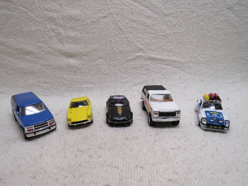 lot 713 image: Vintage cars